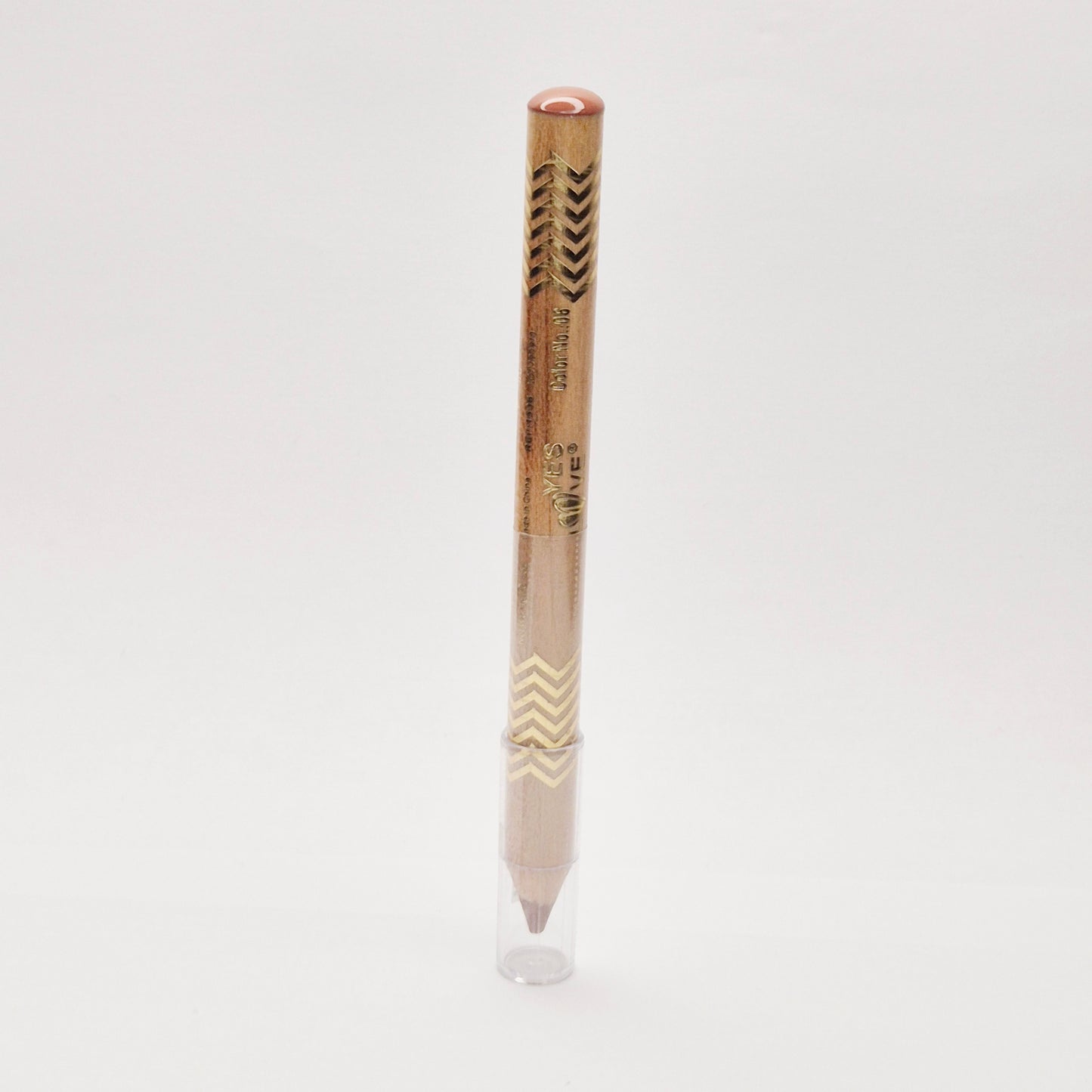 crayon marron yeux et lèvres